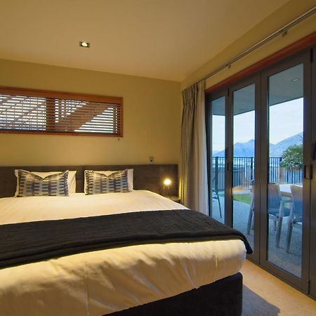 London Lane Villa Queenstown Exterior photo