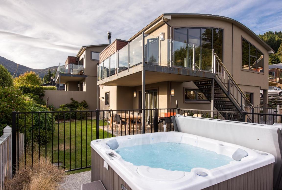 London Lane Villa Queenstown Exterior photo
