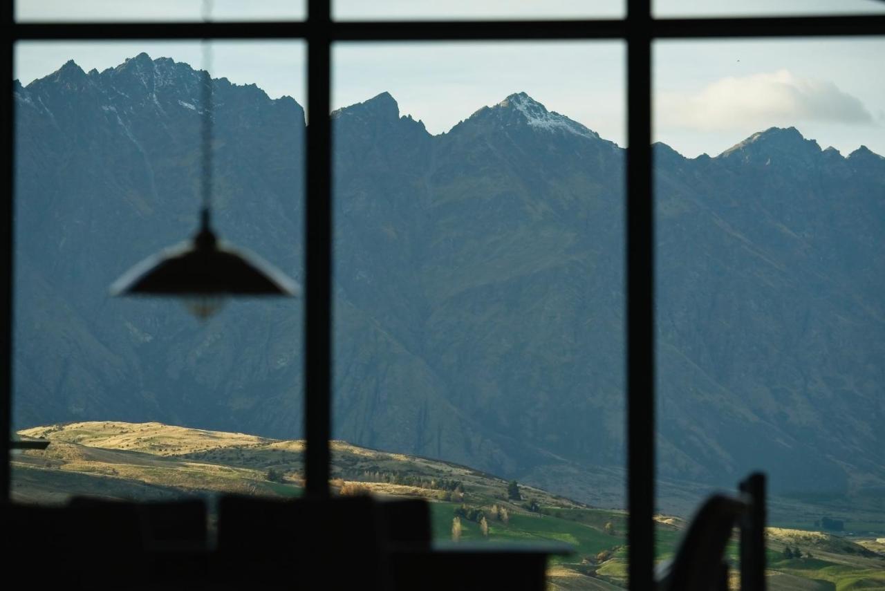 London Lane Villa Queenstown Exterior photo
